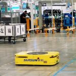 Transporting type mobile robot