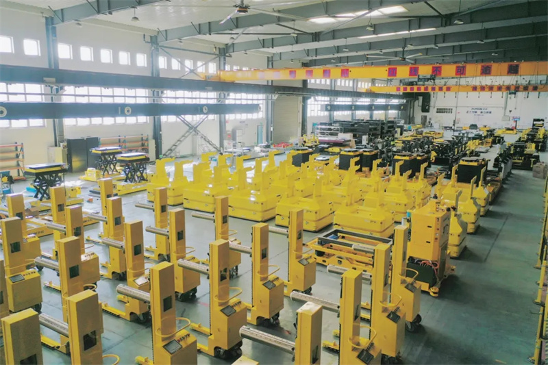 中国SIASUN本社の移動ロボット生産ワークショップ