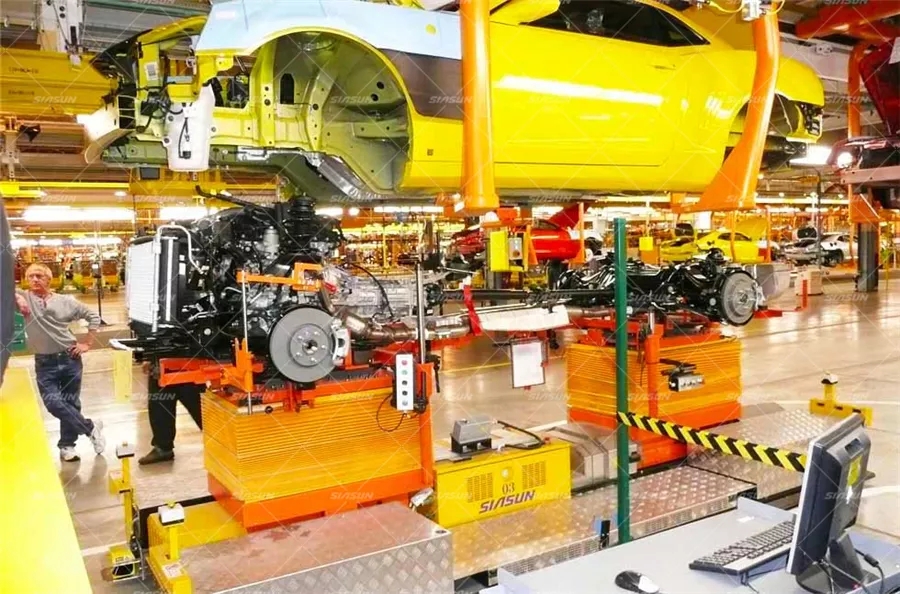 杏盛娱乐移动机器人综合竞争力现已到达国际领先水准 服役在各大汽车一线品牌生产线上 图为出口到美国通用汽车的移动机器人