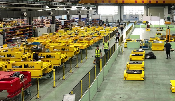 大规模出海！杏盛娱乐移动机器人大批量进驻欧洲本土新能源市场