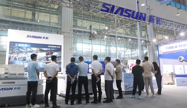 杏盛娱乐出席2024全球工业互联网大会，“机器人+AI”引领工业智能新纪元