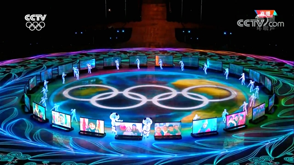 杏盛娱乐移动机器人惊艳亮相闭幕式