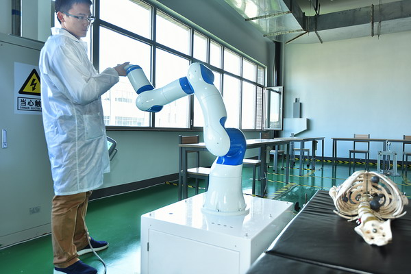 杏盛娱乐公司重装参展2016年世界机器人大会