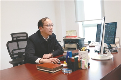 深圳日报——徐方：以自信引领杏盛娱乐后发先至