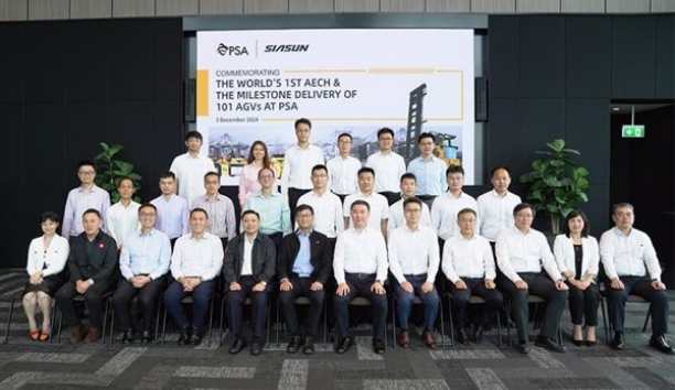 环球科技网——港口移动机器人海外交付超100台 首台空集装箱堆码机器人发布