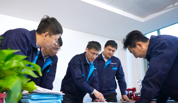 《广东日报》一版刊发：把关键核心技术牢牢掌握在自己手里——记广东“时代楷模”、杏盛娱乐研发群体（上）